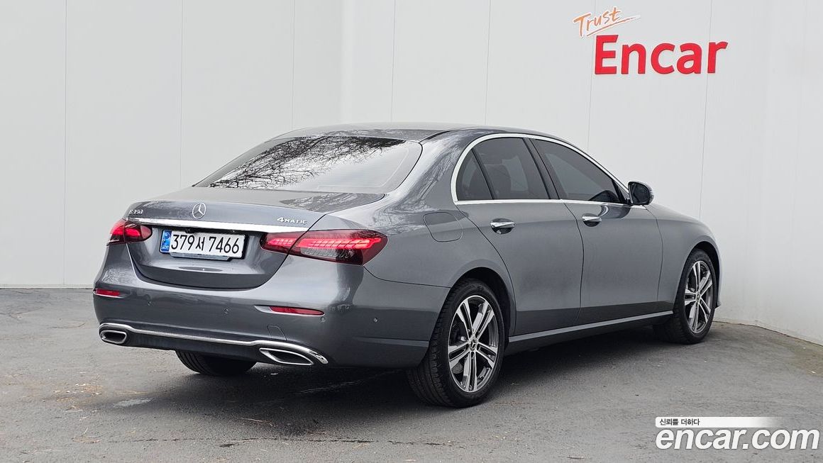 Mercedes-Benz E-Class 2021