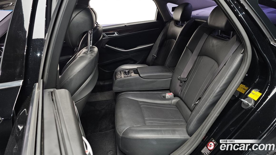 Hyundai Genesis 2015