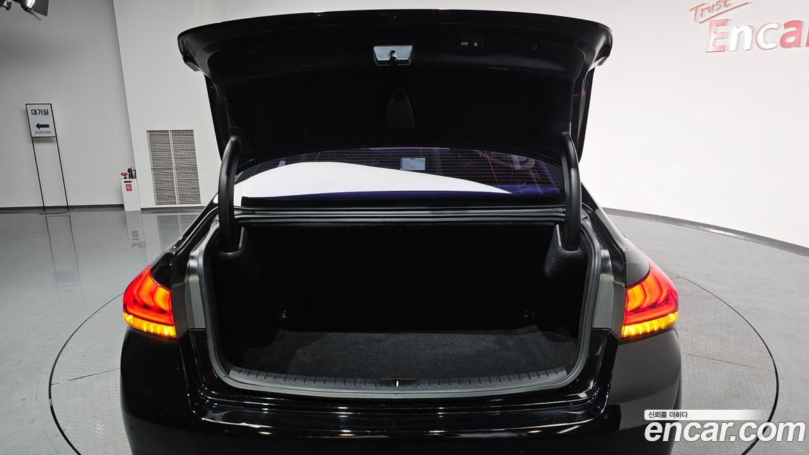 Hyundai Genesis 2015