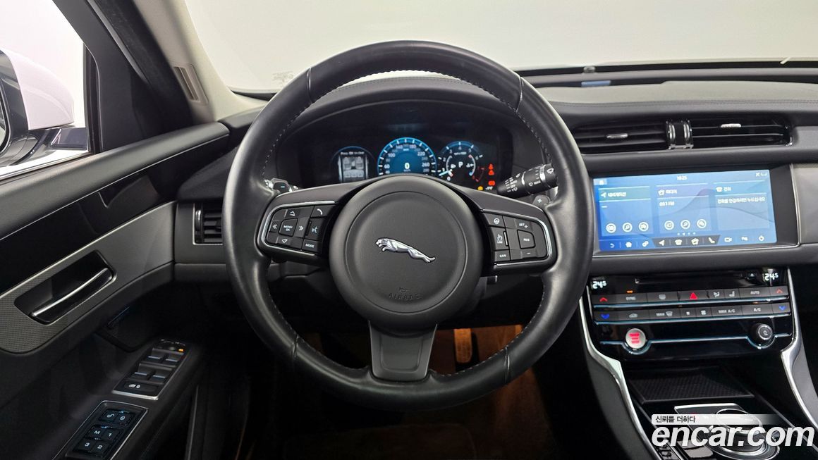 Jaguar XF 2017