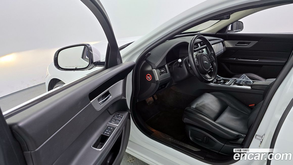 Jaguar XF 2017
