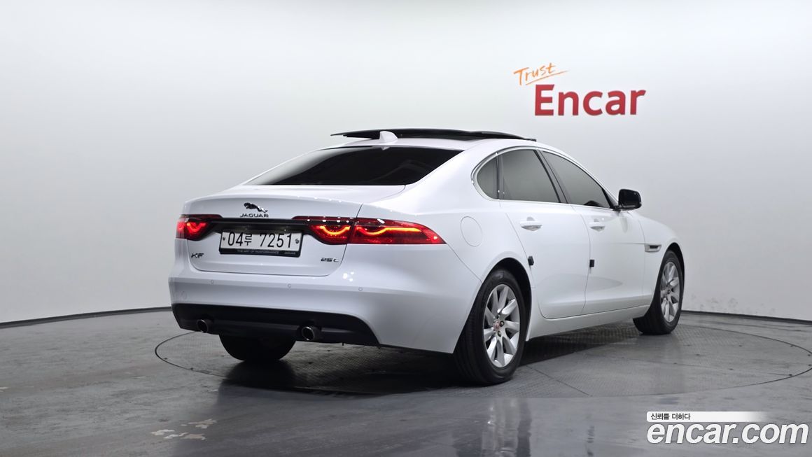 Jaguar XF 2017
