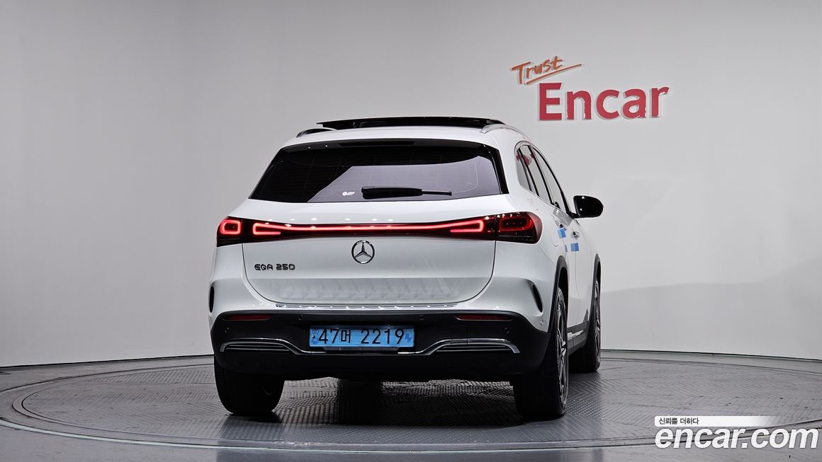 Mercedes-Benz EQA 2023