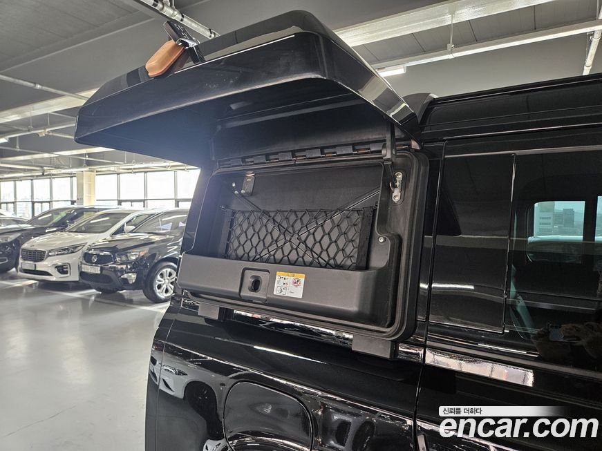 Land Rover Defender 2022