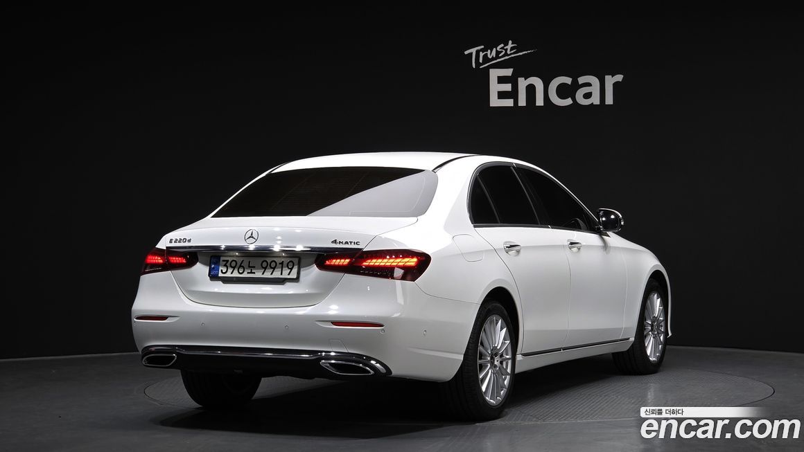 Mercedes-Benz E-Class 2021