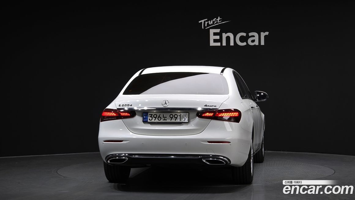 Mercedes-Benz E-Class 2021