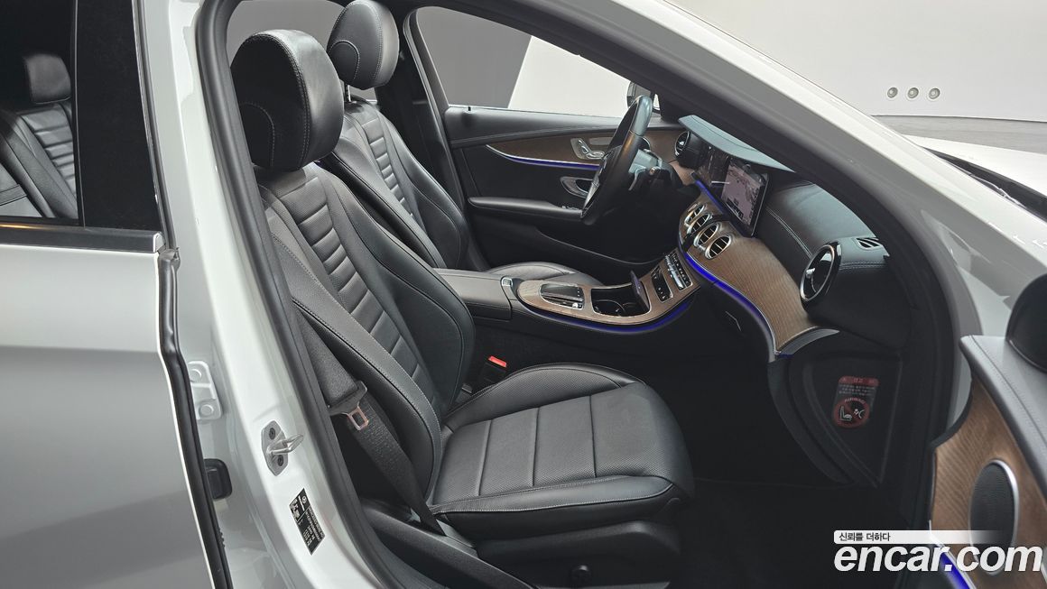 Mercedes-Benz E-Class 2021