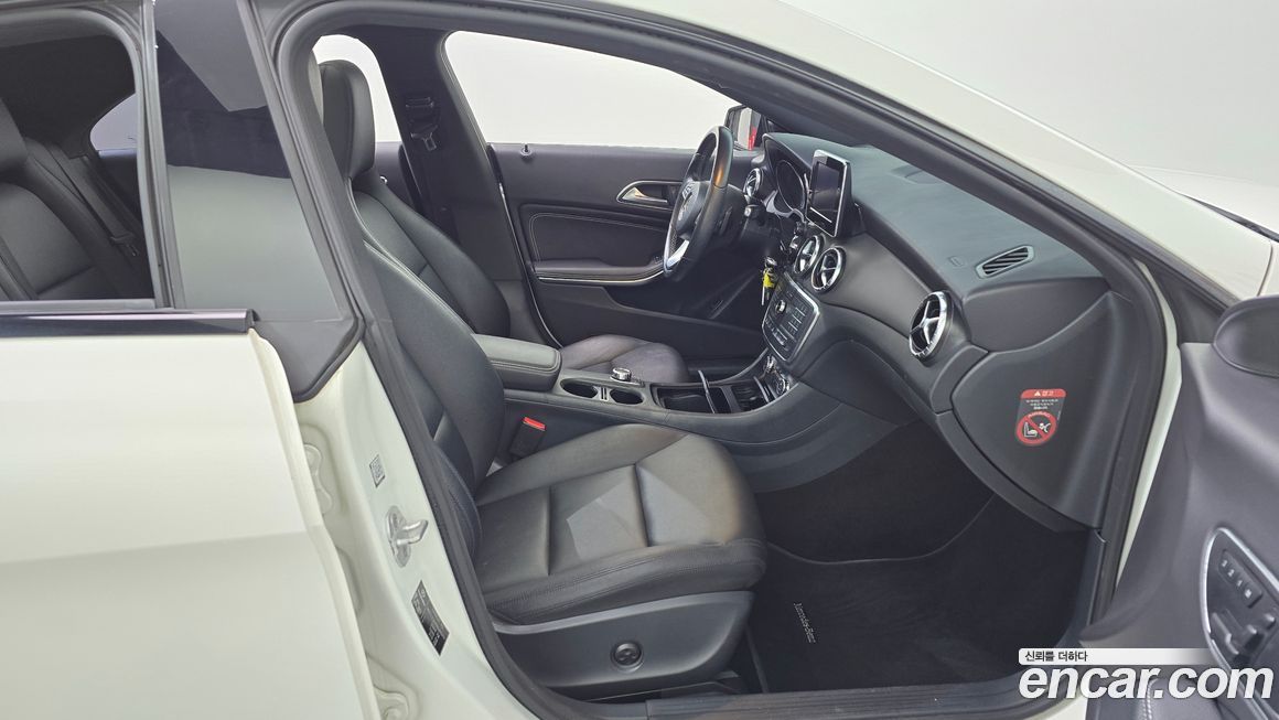 Mercedes-Benz CLA-Class 2015