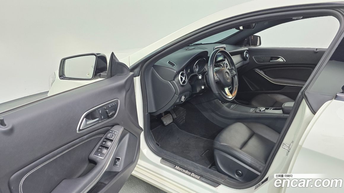 Mercedes-Benz CLA-Class 2015