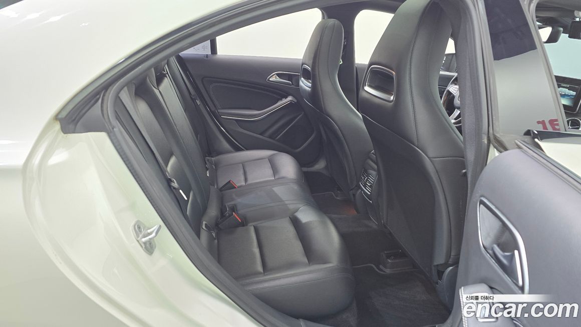 Mercedes-Benz CLA-Class 2015