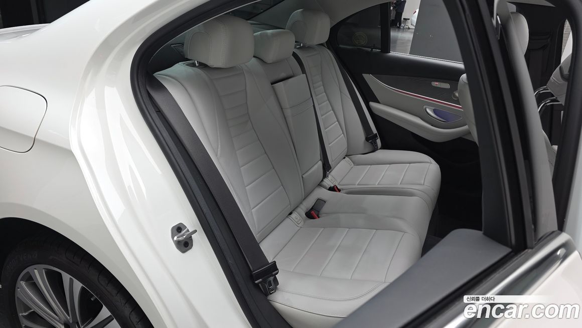 Mercedes-Benz E-Class 2023