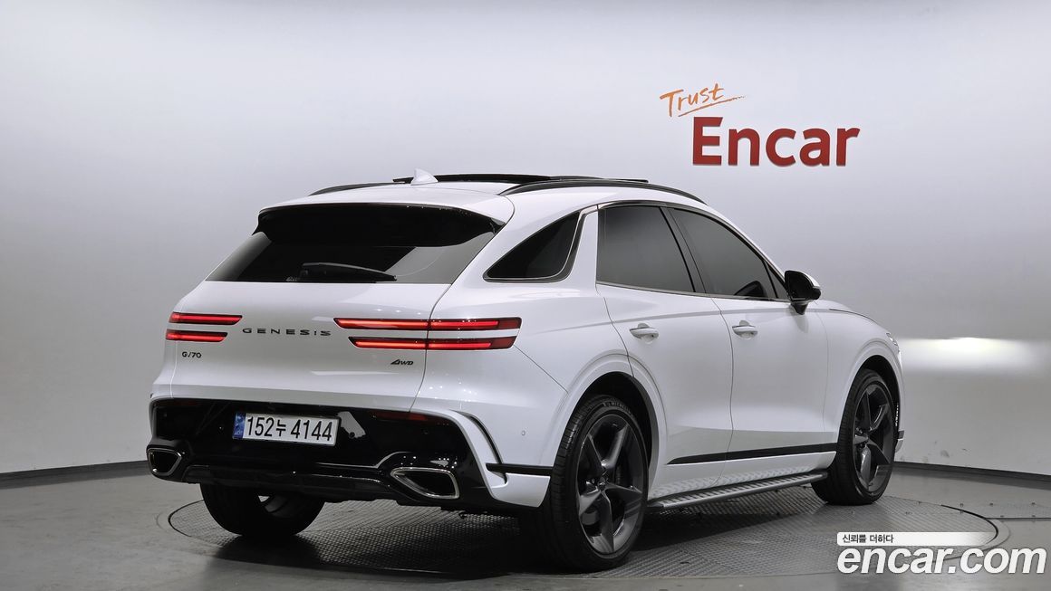 Genesis GV70 2025
