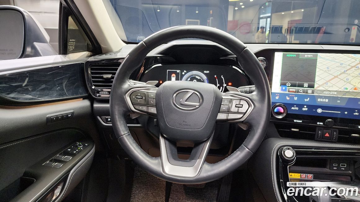 Lexus NX 2025