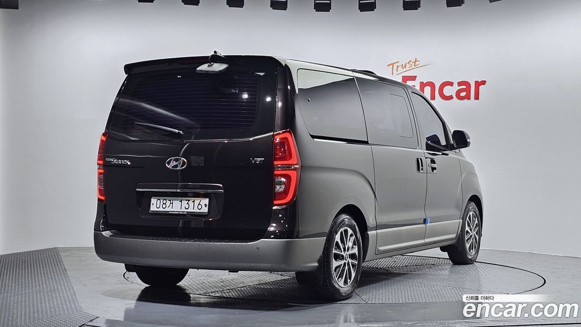 Hyundai Starex 2018
