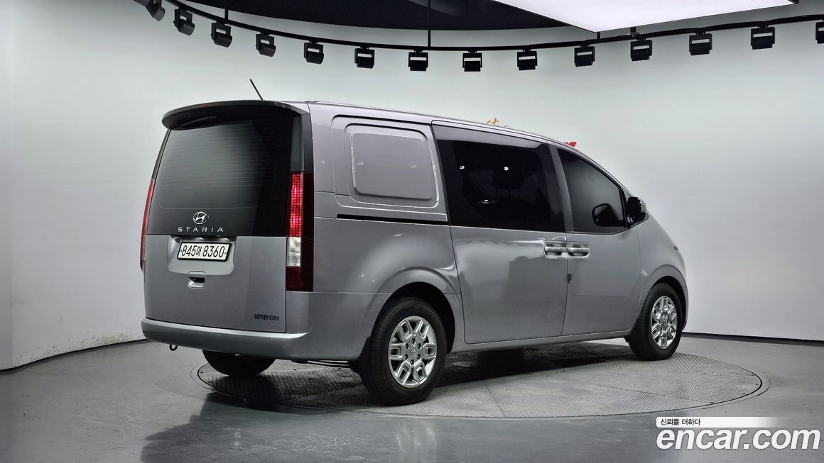 Hyundai Staria 2022