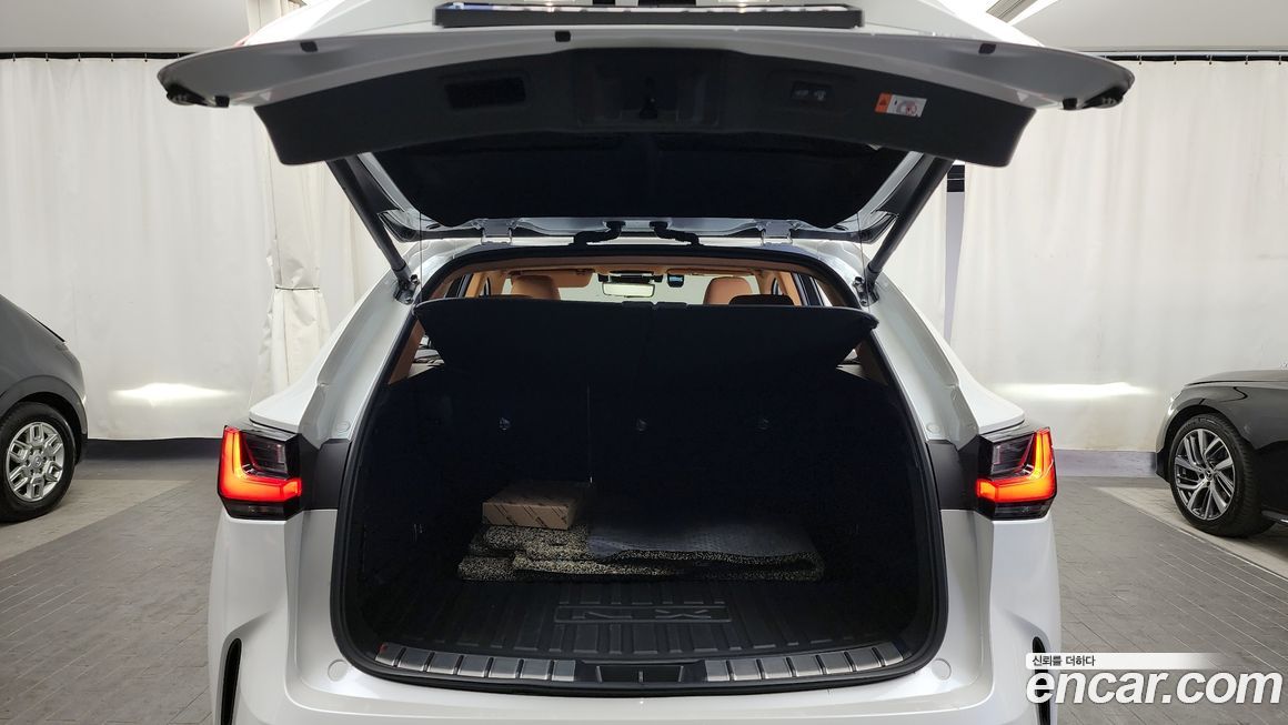 Lexus NX 2025