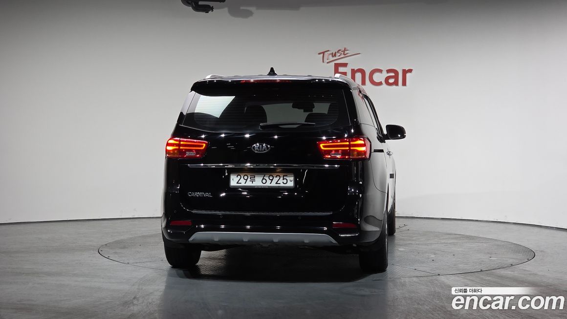 Kia Canival 2019