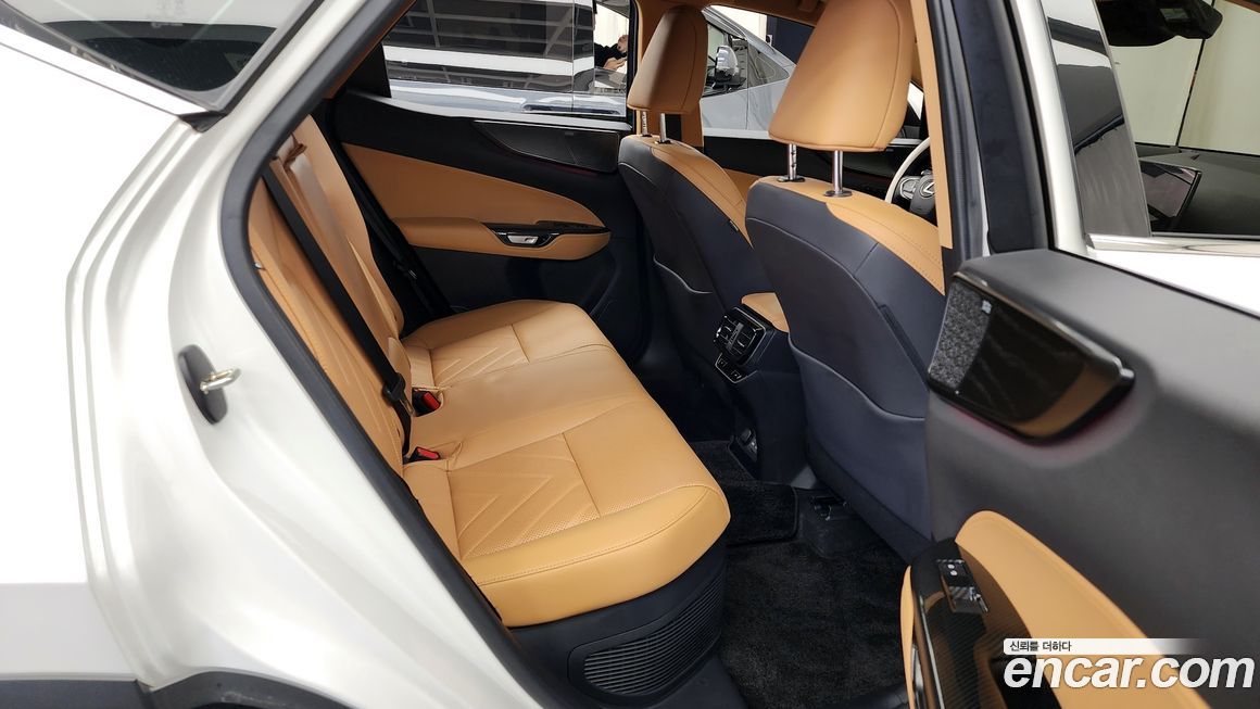 Lexus NX 2025