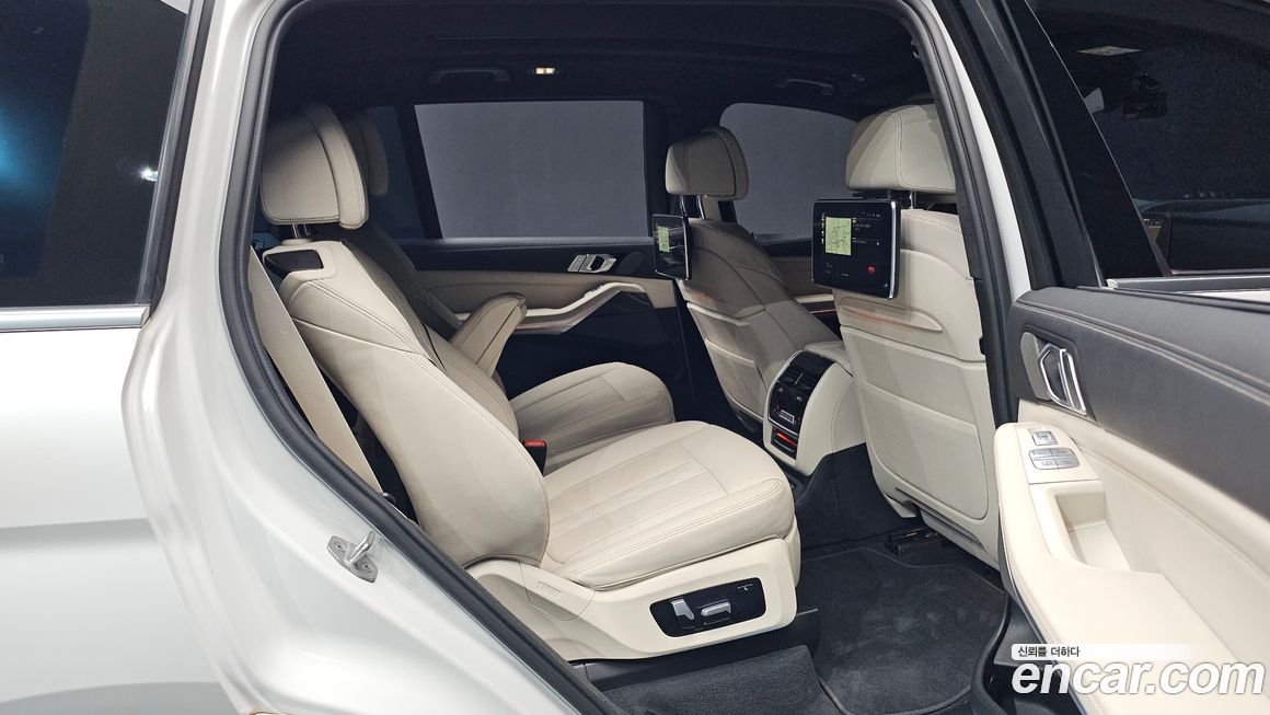 BMW X7 2022