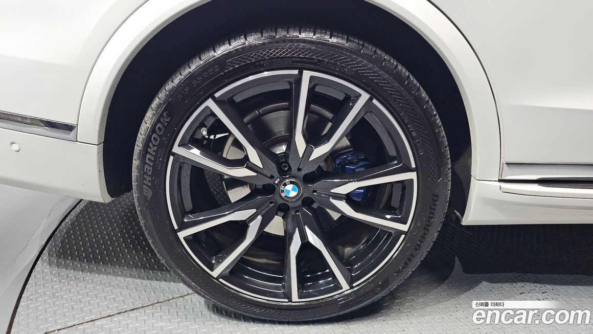 BMW X7 2022
