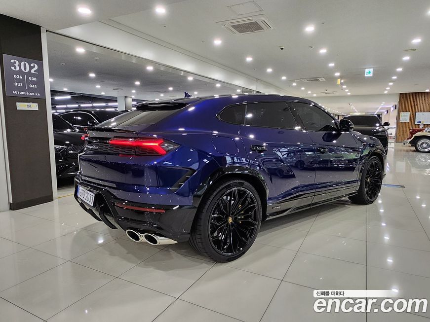 Lamborghini Urus 2025