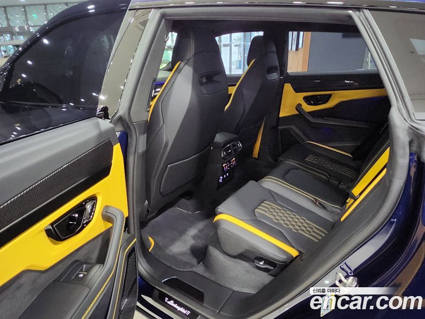 Lamborghini Urus 2025