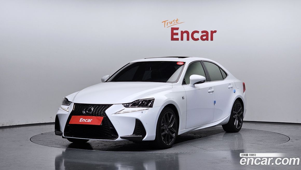 Lexus IS 2018