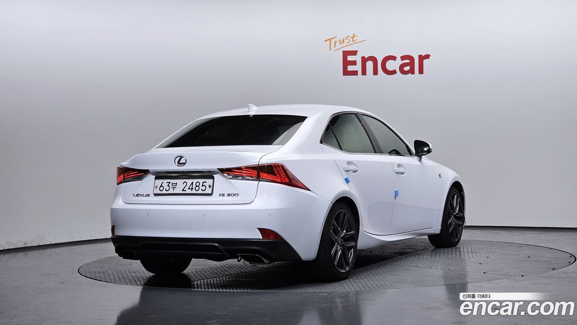 Lexus IS 2018