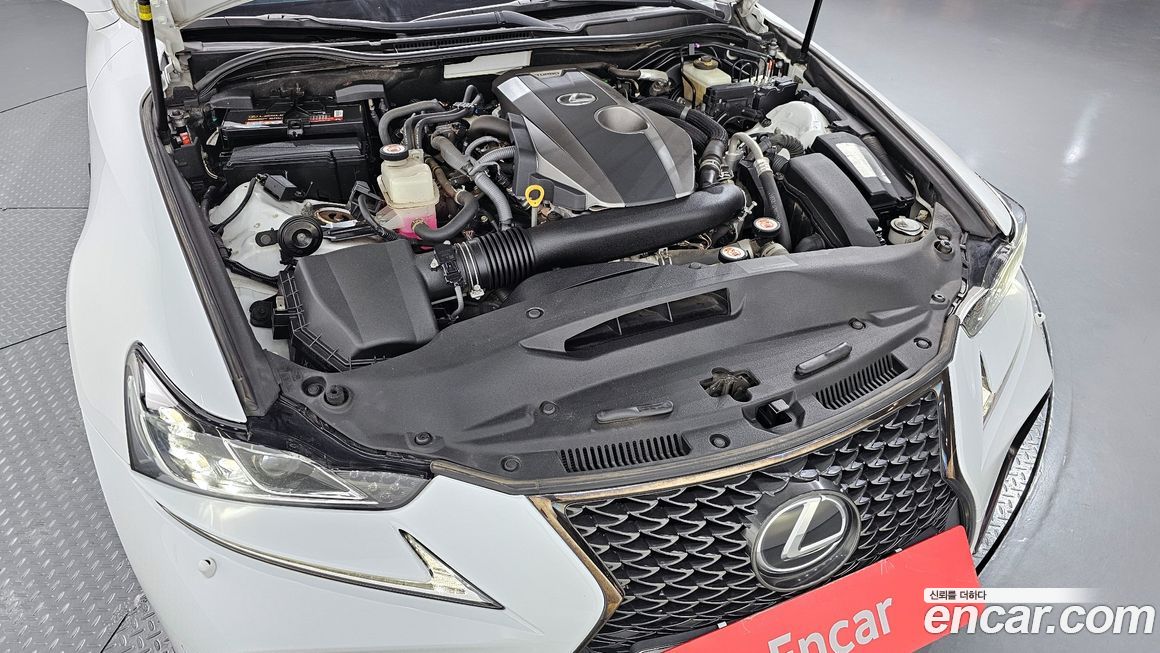 Lexus IS 2018