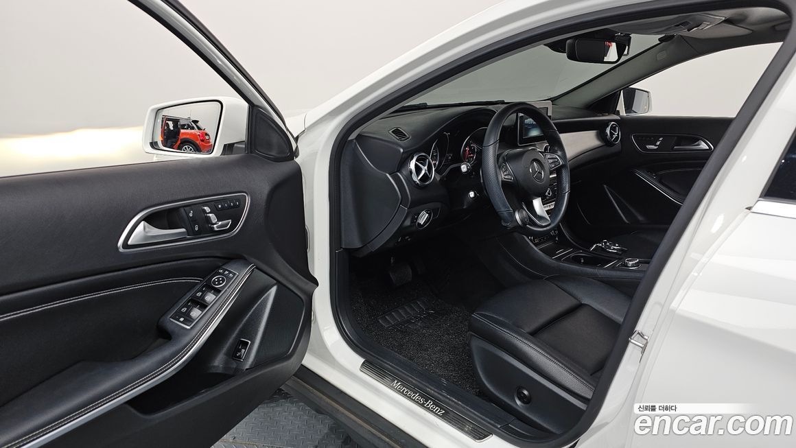 Mercedes-Benz GLA-Class 2019