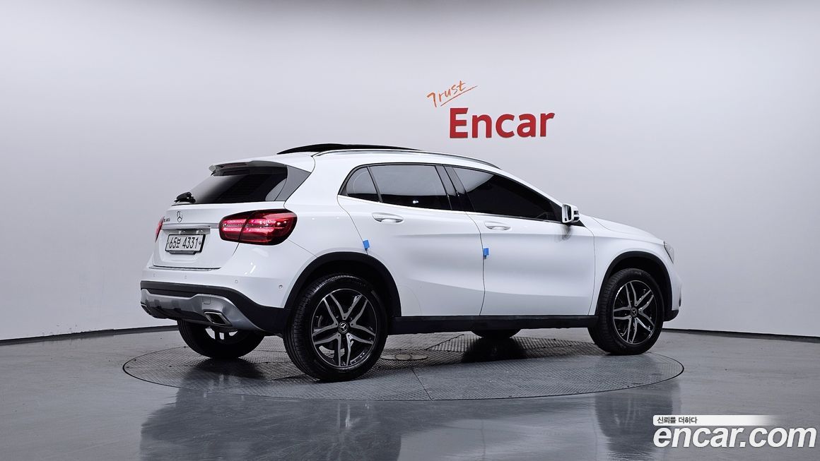 Mercedes-Benz GLA-Class 2019