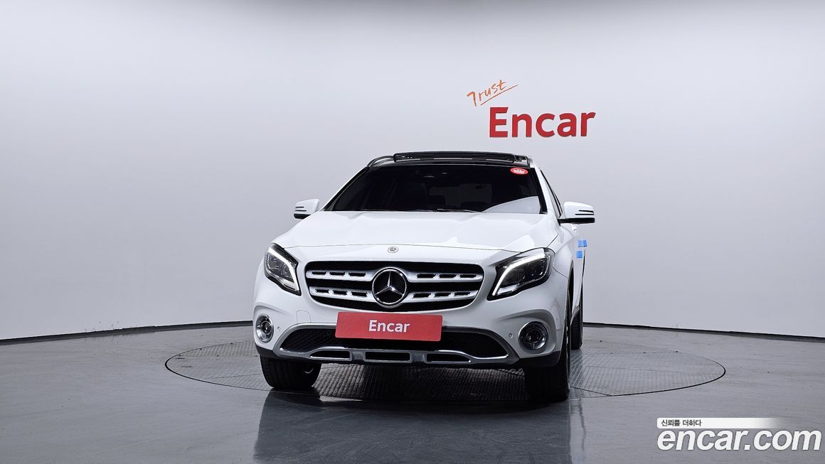 Mercedes-Benz GLA-Class 2019