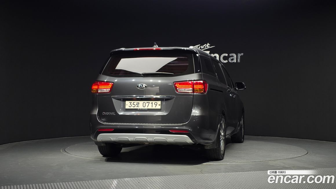 Kia Canival 2016
