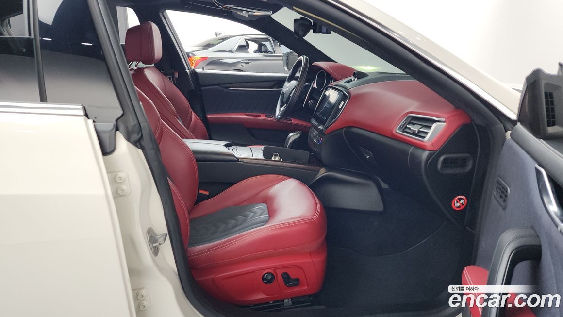 Maserati Ghibli 2019