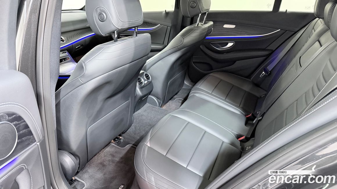 Mercedes-Benz E-Class 2021