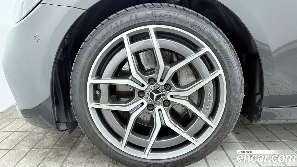 Mercedes-Benz E-Class 2021