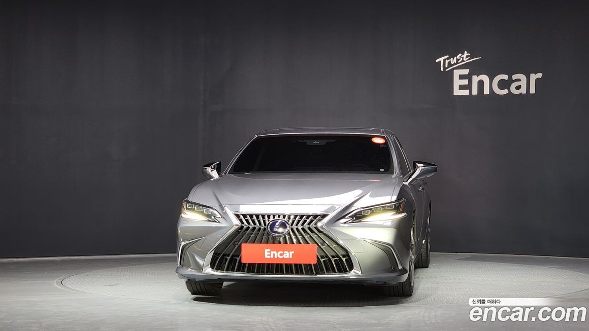 Lexus ES 2022