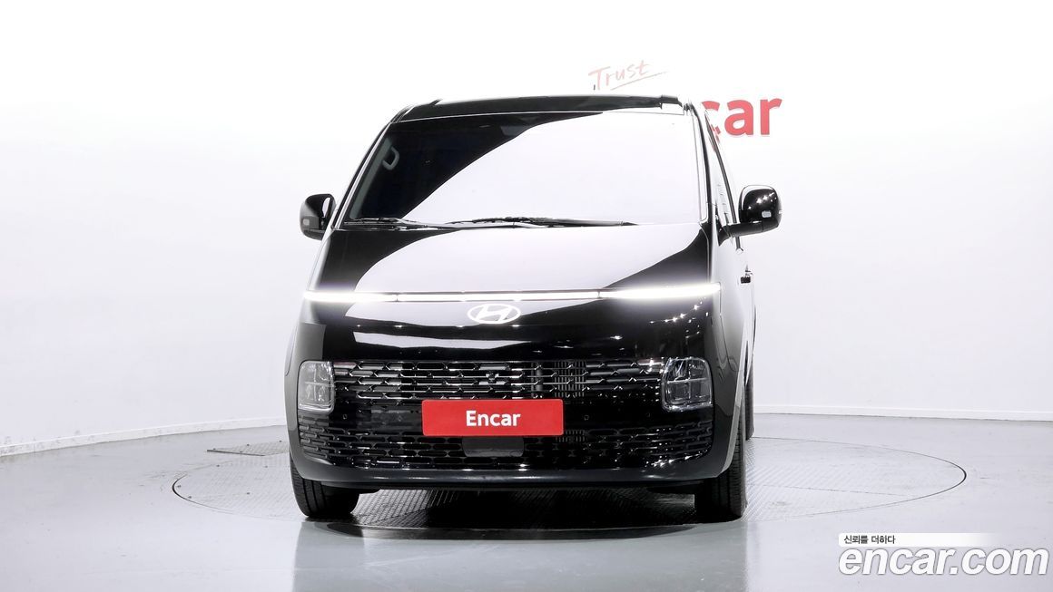 Hyundai Staria 2025
