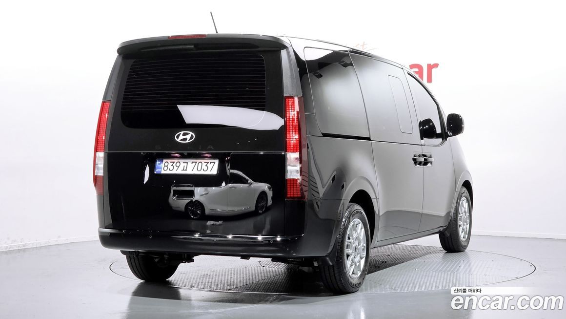 Hyundai Staria 2025