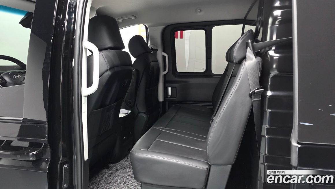 Hyundai Staria 2025