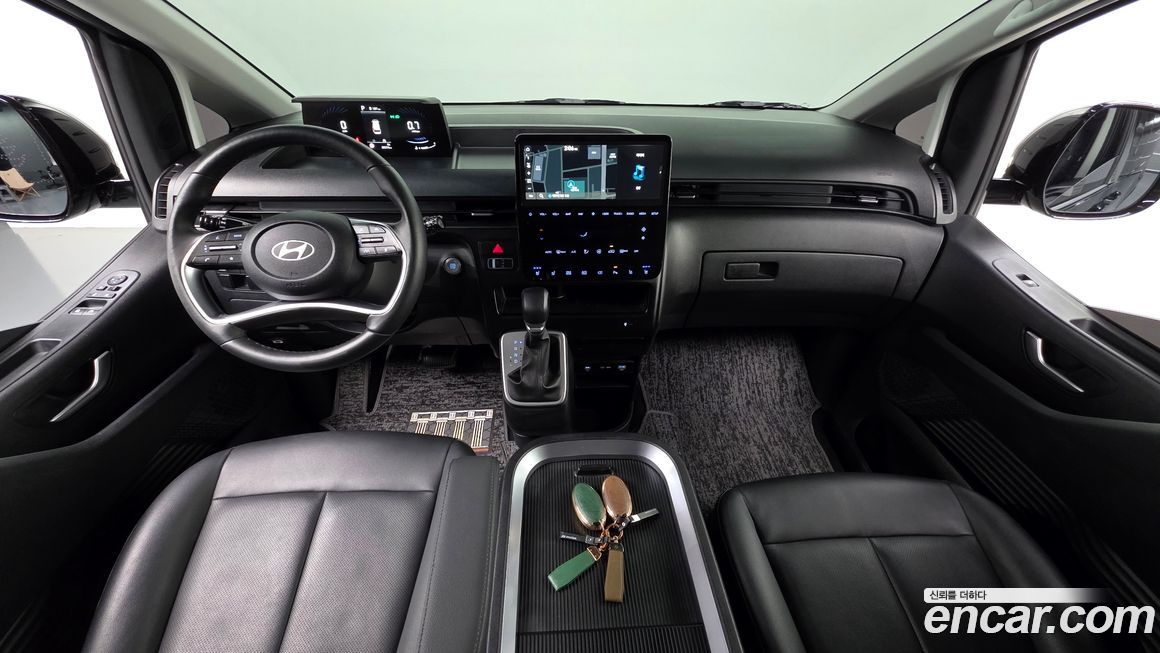 Hyundai Staria 2025