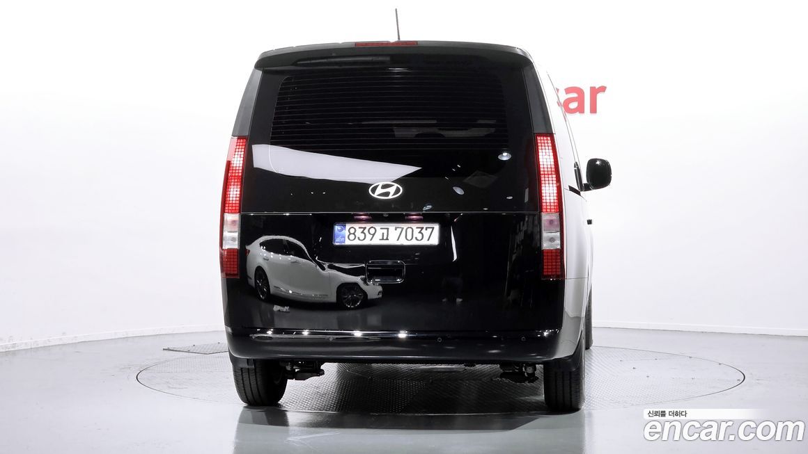 Hyundai Staria 2025