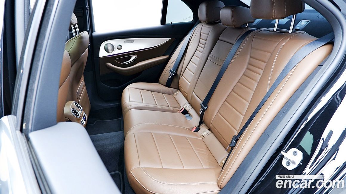 Mercedes-Benz E-Class 2021