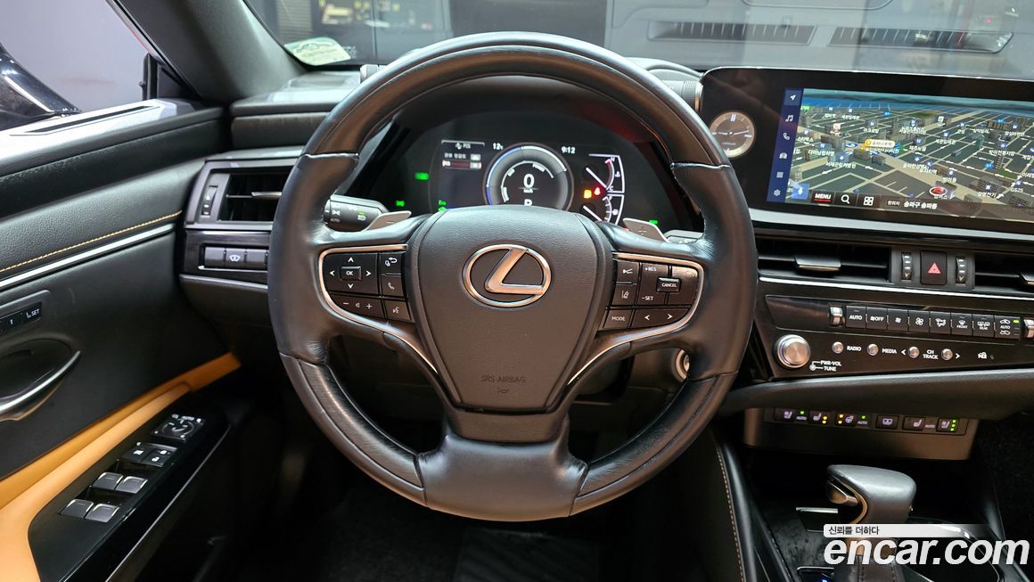 Lexus ES 2023