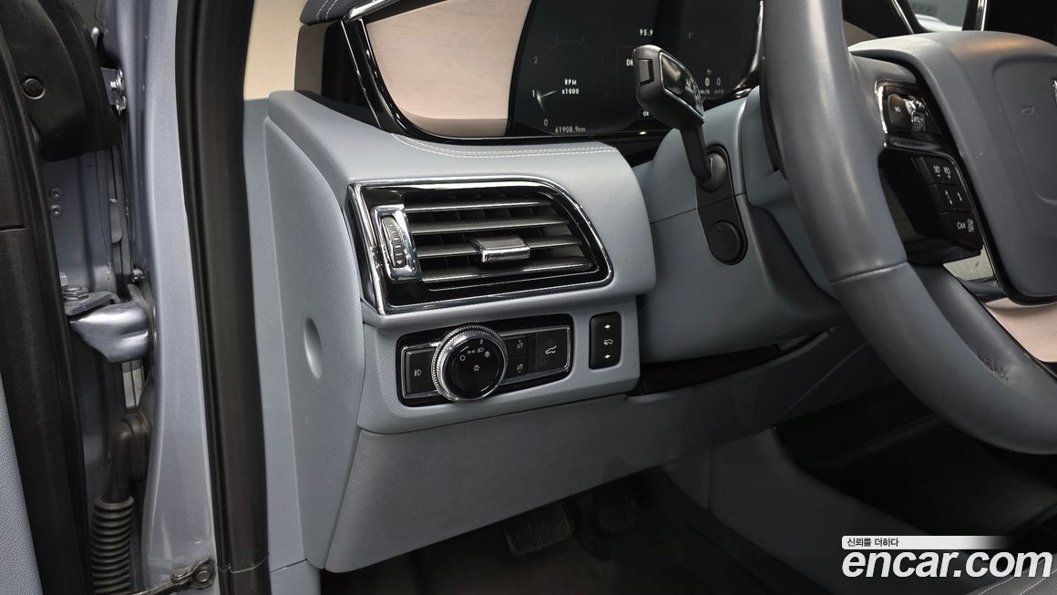 Lincoln Navigator 2021