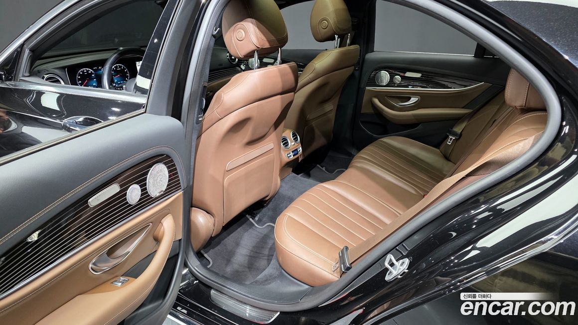 Mercedes-Benz E-Class 2021