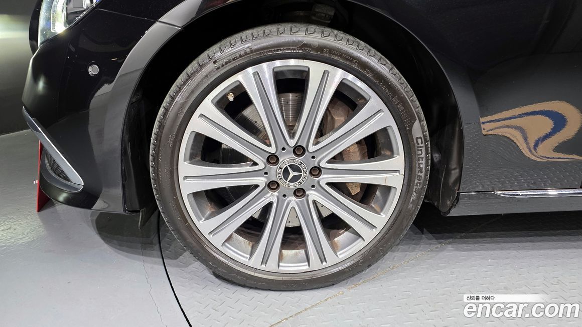 Mercedes-Benz E-Class 2021