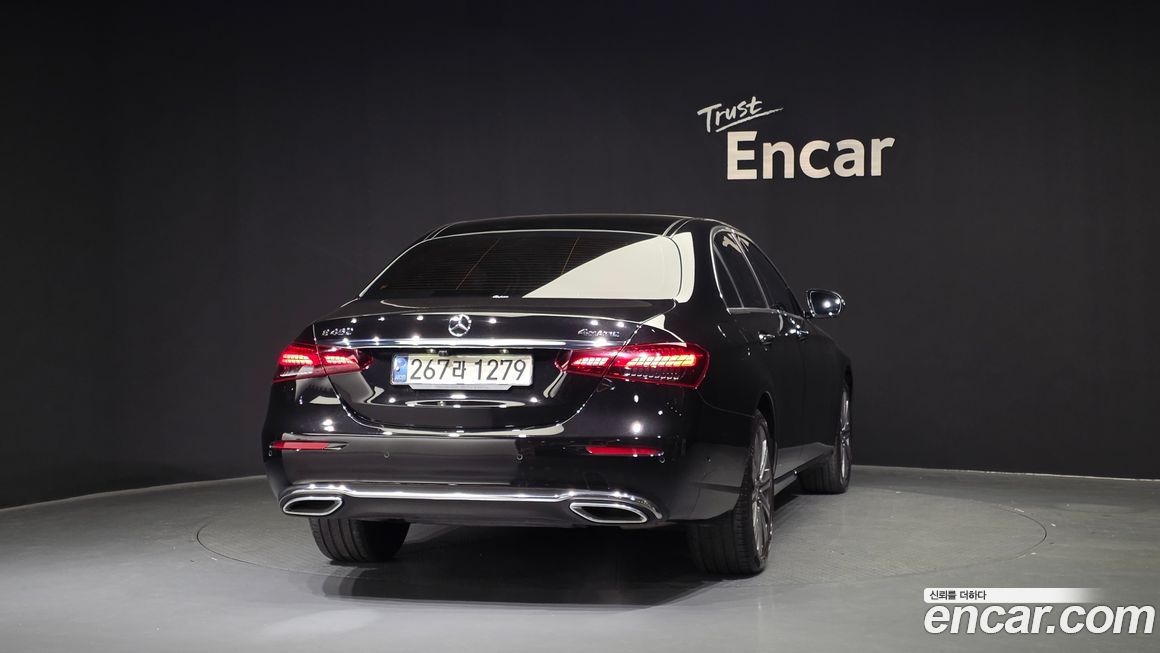 Mercedes-Benz E-Class 2021