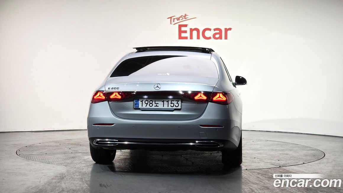 Mercedes-Benz E-Class 2024