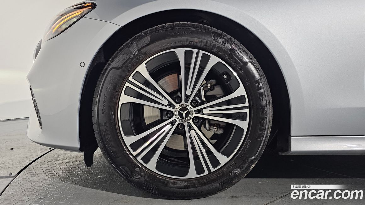 Mercedes-Benz E-Class 2024